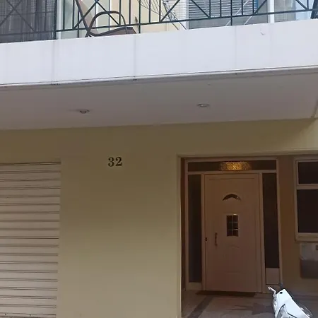 Filikon Maisonettes 卡拉马塔